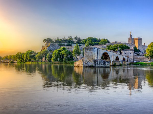 Ophorus Tours - Avignon Private Transfer to Aix-en-Provence