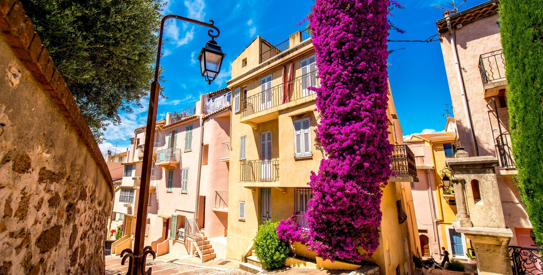 Ophorus Tours - Avignon Private Transfer to Cannes
