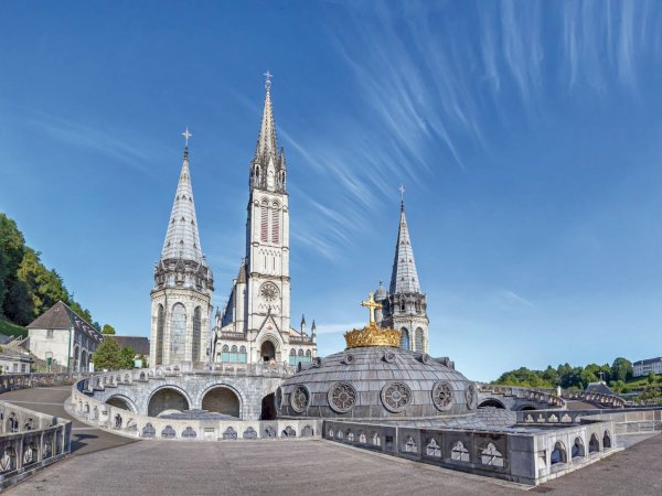 Ophorus Tours - Avignon Private Transfer to Lourdes