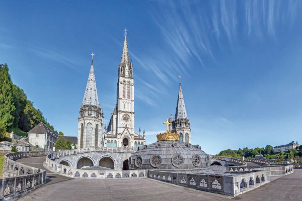 Ophorus Tours - Avignon Private Transfer to Lourdes